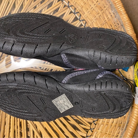 NEW BODY GLOVE Womens RIPTIDE III WATER SHOES Black/Pink Size 7 - Picture 2 of 3